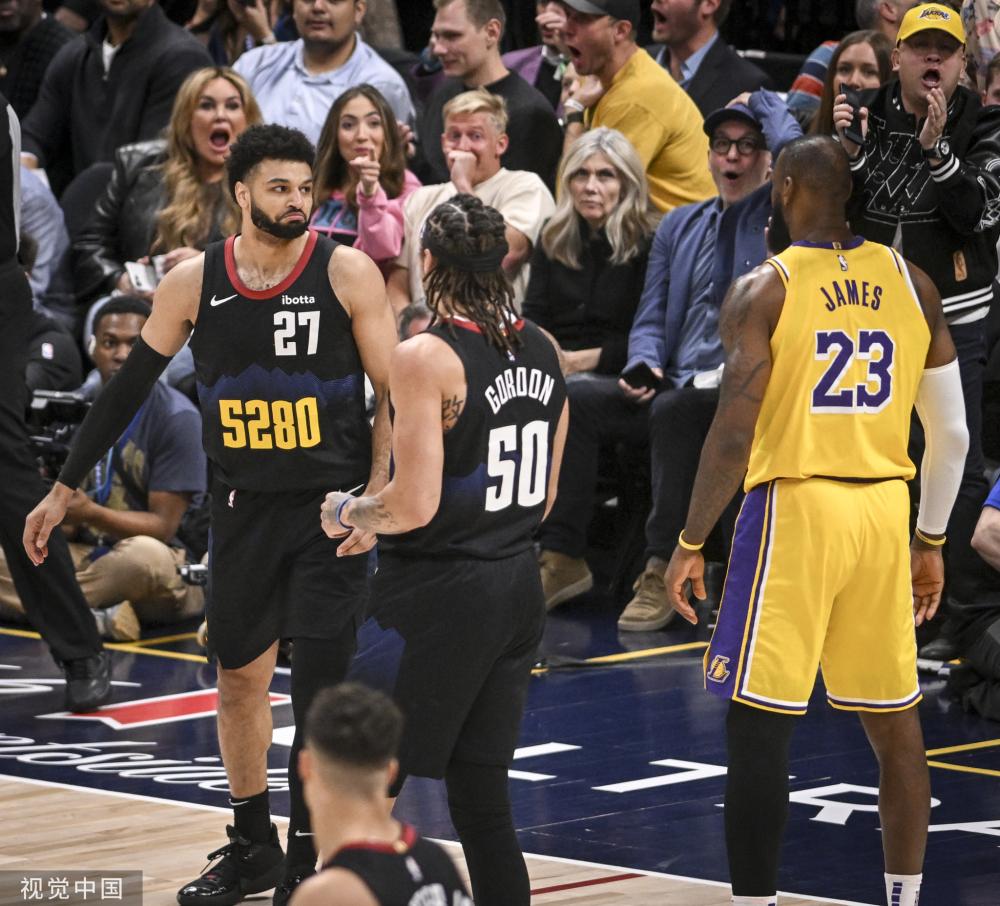 但他的举动 但他的举动