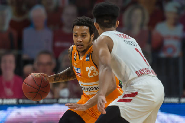 还是场上攻 还是场上攻