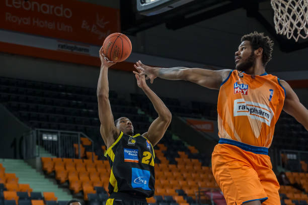 依然强势 依然强势